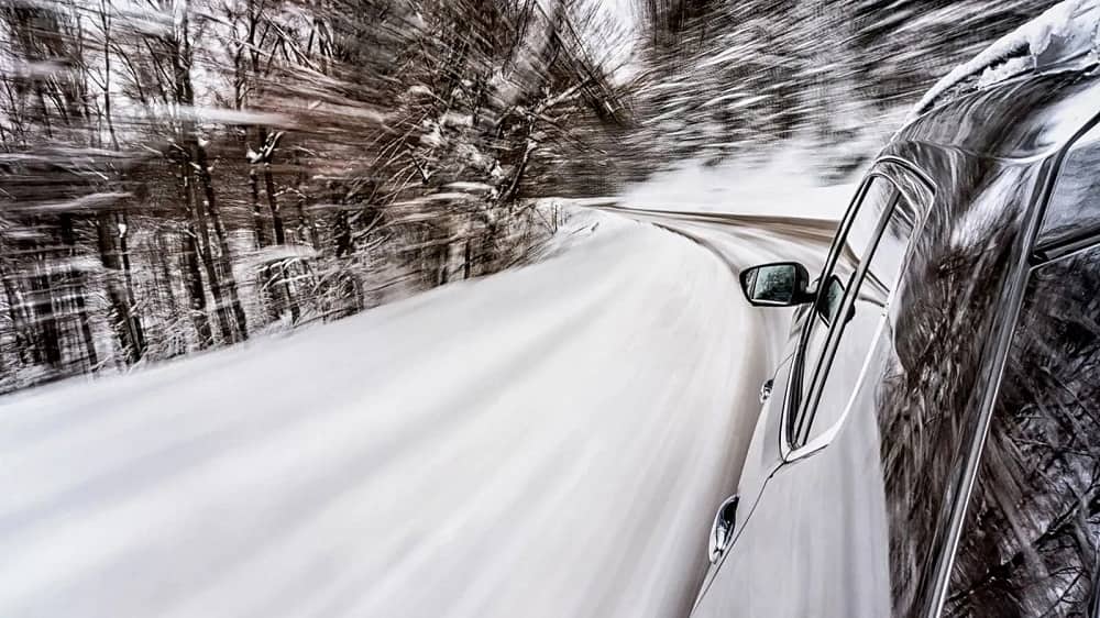 نکات رانندگی در هوای برفی و جاده لغزنده