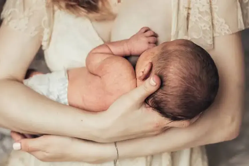 تعبیر خواب شیر دادن از نظر معبران و روانشناسی